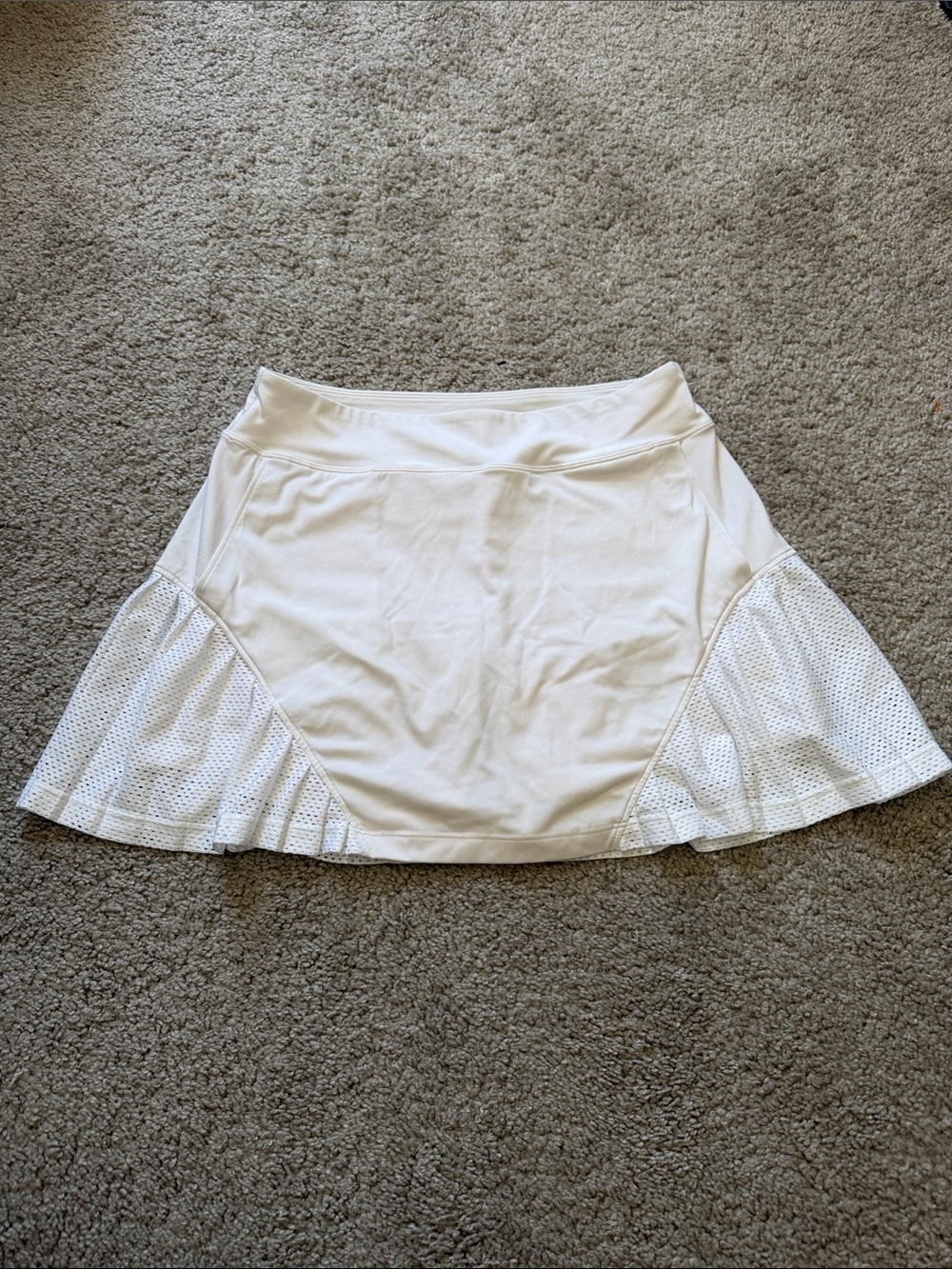 Under Armor White Athletic Flared Skirt with Mesh Panels Small